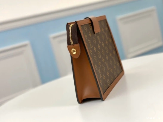 CHANELUTCH LOUIS VUITTON 0717
